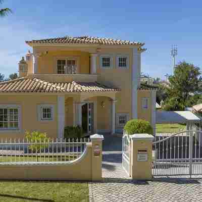 Amora Classic Villa 5 mins walk from center of vilamoura Hotel Exterior