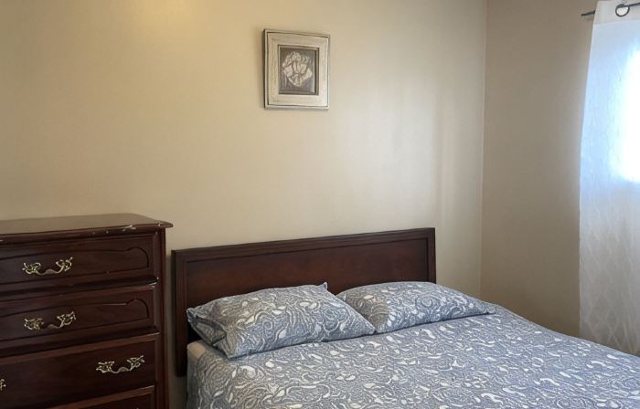 Wasaga Beach walk to main end Free Parking Free Wifi