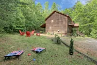Ruby Charm 5BR Cabin near Helen Main St, Anna Ruby Falls & Tanglewood! 🍁 - ブティック