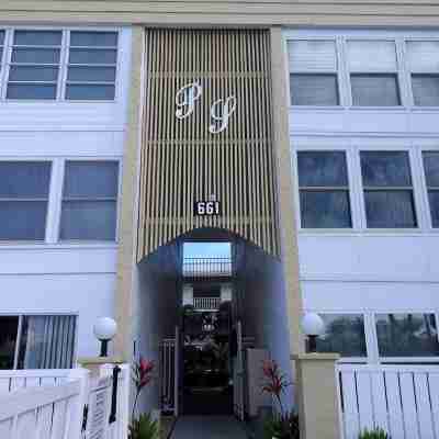 Newly Renovated kitchen, guest and master bathrooms Hotel Exterior