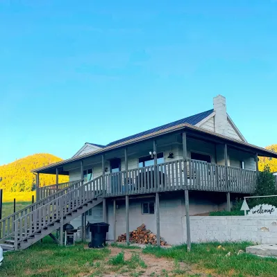Charming farmhouse property on 20 acres of land, comfortably sleeps 13