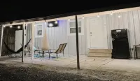 Brightside Bungalow - Minutes from beach, 3 full baths, and a comfy patio! - Bungalows