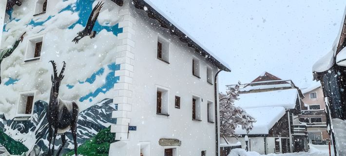 Vacation apartment with panoramic views of the Swiss mountains Hotels in Albula District