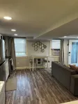 STUDIO apt.  nightly or monthly stays with washer, dryer, work space and WiFi - บังกะโล