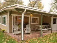 Lakefront Family Cabin with Pontoon Rental Available Hotels in Lenroot