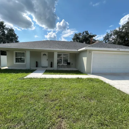 Charming 3-bedroom house in serene Eustis with POOL! Mins to Downtown MT. DORA.