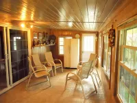 Nice Wooden House, a few steps from the beach - sleeps 6 - Strategic location - WiFi