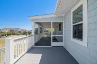 BEAUTIFUL Oak Island OCEAN VIEW home only steps to the BEACH and BOAT LAUNCH! - con encanto