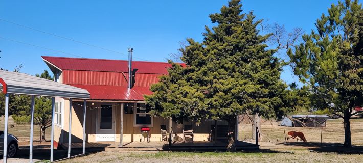 Cabin of Sunset View: cozy 3-bedroom cabin in Perkins with WiFi near OSU Hotels in Payne County