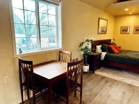 Charming studio in brilliant Philomath with AC, WiFi - Homestays