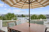 Luxurious Sunset Beach Home On The Water With Pool, Boat Dock and Golf Cart - 비치