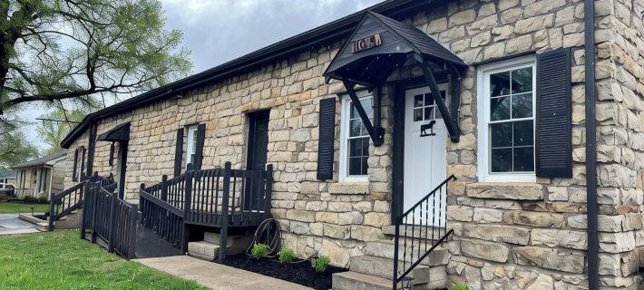 Fun 2 BdRm Apt in the Bourbon Capital with Pool Table, PAC-Man & More! バーズタウンのホテル