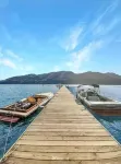 Olympic Base Camp: Pet friendly & spacious 4 bedroom home w/ hot tub