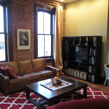 Modern meets Historic, Natural Lighting + High Ceilings, Near Metro