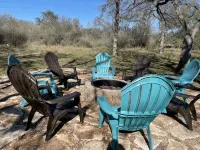 Peaceful, Family and Pet-Friendly Duplex in a Cut-De-Sac with Abundant Wild Life - 3성급