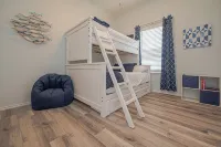 Relaxing Family Retreat w/ Pool - Close to Beach, Fishing & Port A Ferry - Beach