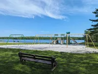 Lakefront Retreat, Renovated, Pet Friendly, Close to All Area Attractions - 4-Sterne