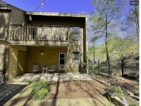 Townhouse by the River - Homestays