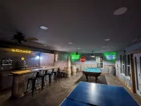 Ultimate Group Getaway: Swimming Pool, Game Room, Bocce & Mountain Views! - balcony