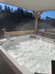 Waterfront paradise, hot tub.  Saratoga/Lake George. Super clean & sanitized. - Homestays