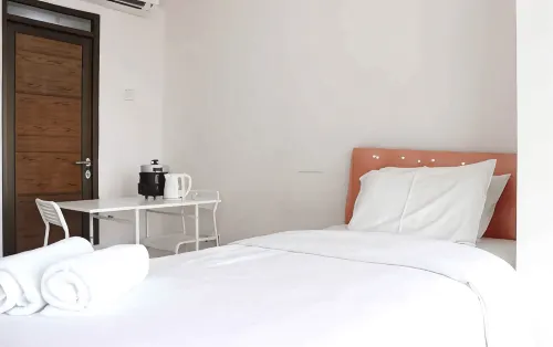 Cozy & Trendy Studio at Gateway Pasteur Apartment by Travelio - balcony