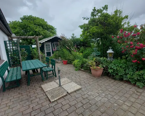 Gemütliche Erdgeschosswohnung mit Terrasse Hotels in Westerdeichstrich