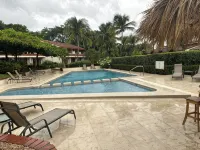 Flamingo Beach Villa - One of Few Renovatd Units- Walk to Beach- Bikes Included - ヴィラ