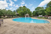 Lakefront Pinehurst Condo 2BD/2BA - 237 - With Community Pool Access - Pools