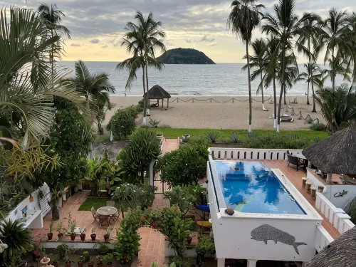 Spacious 2 bedroom oceanfront apartment