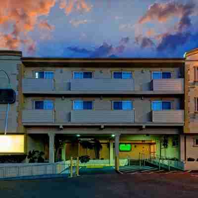 University Inn & Suites Berkeley Hotel Exterior