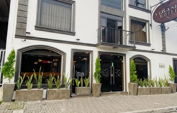 Veranda Hotel