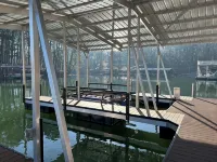 Relaxing Multi-family waterfront home with private dock on Lake Hartwell! - 4 ดาว