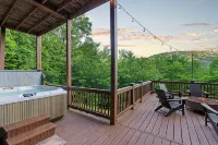 Spectacular view, hot tub, 2 fire pits, game room, dog-friendly! - Tiny Houses