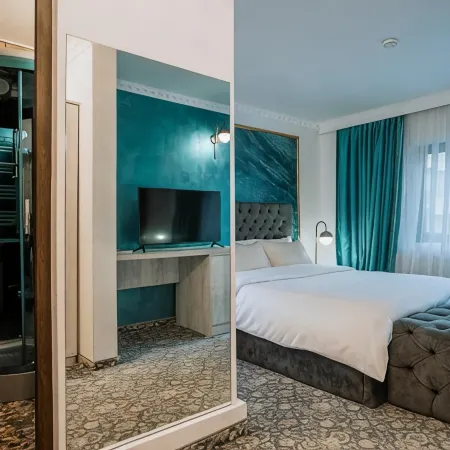 Suru Hotel & Restaurant