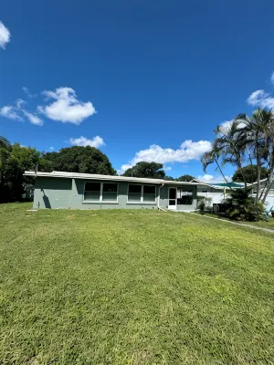 Charming home near Anna Maria Island with Jacuzzi - Beach