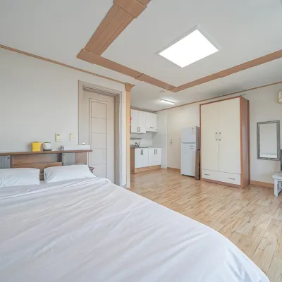 Ganghwado Ganghwachonnom Granville Pension 鄰近花岛客运站的酒店