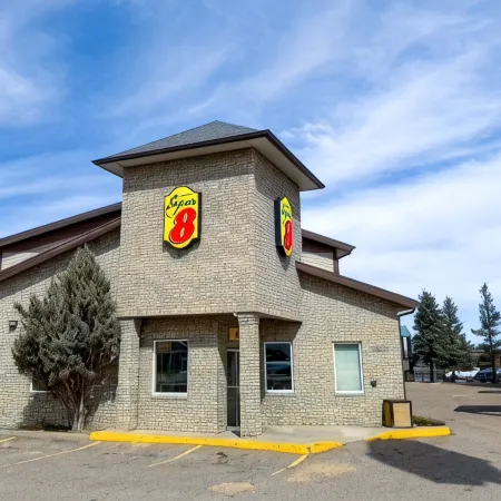 Super 8 by Wyndham Medicine Hat AB