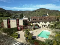 Logis Auberge La Diege - ที่มีสระว่ายน้ำ