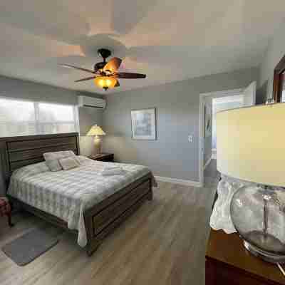 New Listing - 3 Min Walk-Beach, Hot Tub, Tennis, Wi-Fi Rooms