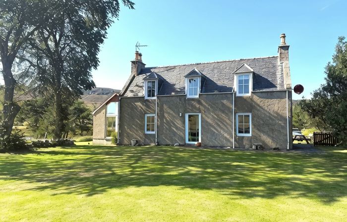 Stunning Highland retreat in peaceful glen near Dornoch