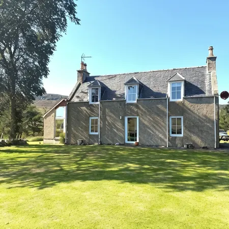 Stunning Highland retreat in peaceful glen near Dornoch