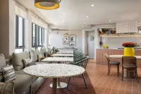 Home Suite Hotels Sea Point - Завтрак