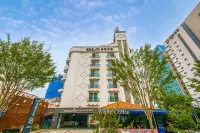 White Tourist Hotel Hotel di 