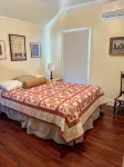 Spacious 5 Bedroom House On Double Lot In Lakeside One Block From The Lake!