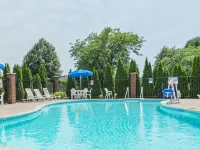 Baymont by Wyndham Indianapolis South - Pools