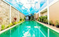 U VILLAGE HOTEL and VILLA - Pools