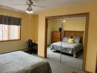 Watkins Glen, Corning, Finger Lakes 3 BR 3 Bath w/ Hot Tub