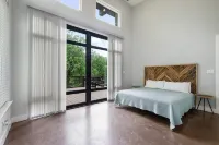 Modern River Home on 1/2 Acre with 101' of Private River Frontage. - 4-Star