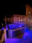 急流河託科阿山林小屋（釣魚、漂流、步道） - 小木屋