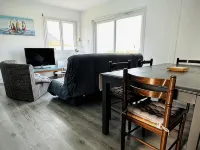 Sea view villa, sleeps 4. 아스넬레스 호텔